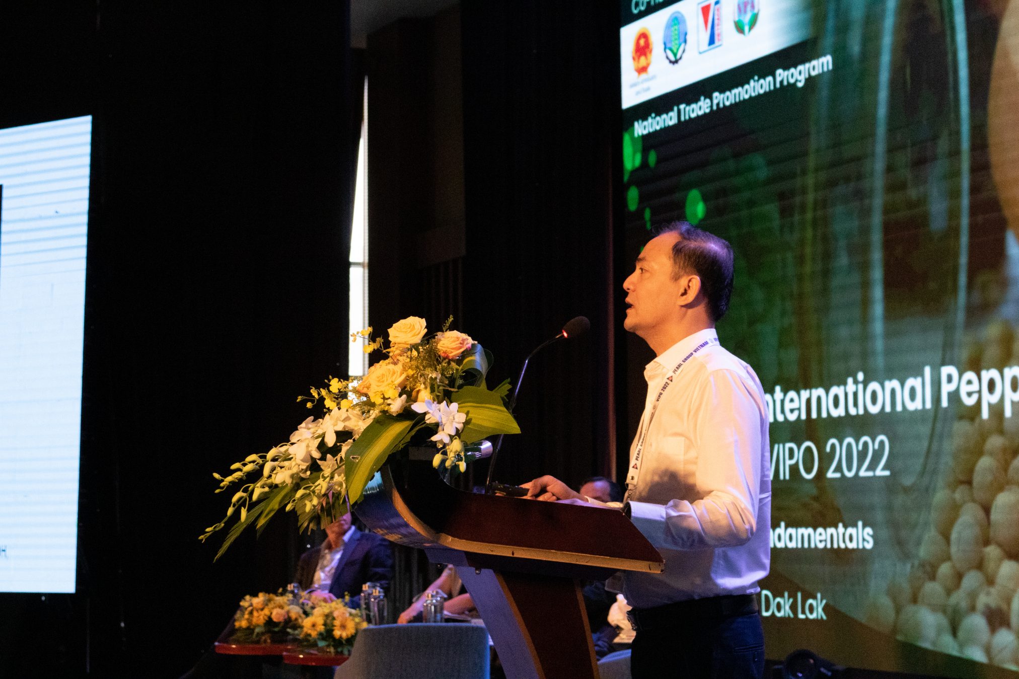 IDH Country Director of Vietnam, Mr. Huynh Tien Dzung giving a speech to delegates of VIPO 2022 about the IDH implemented, EU-sponsored, black pepper project