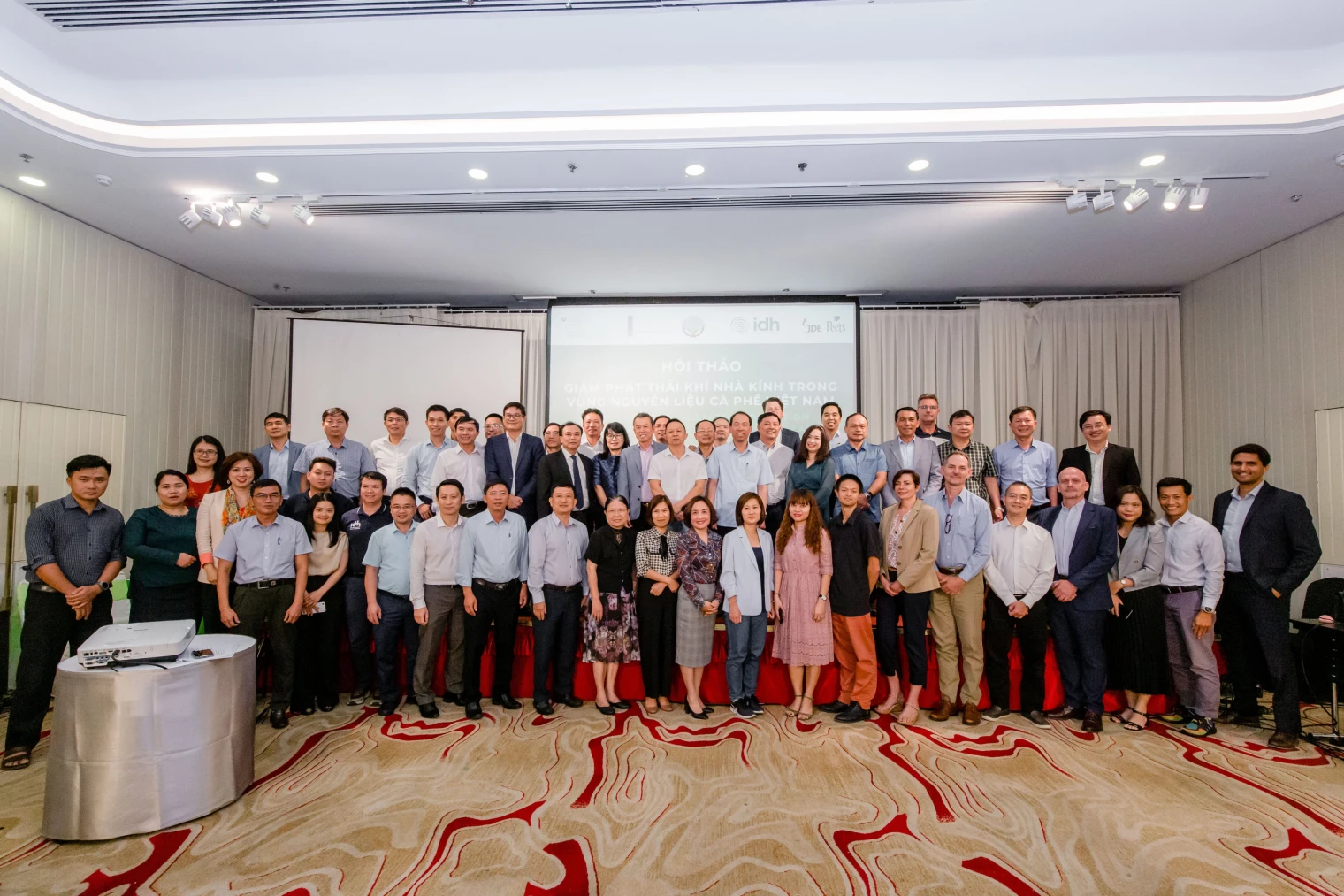 IDH partners with JDE Peet’s and Vietnamese Government on low-carbon coffee landscape in Vietnam